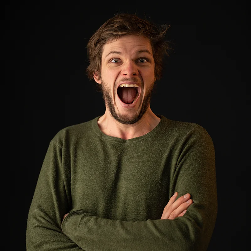 Hannes Kirschner, portrait picture, screaming at camera